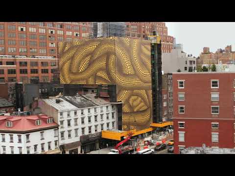 Time-lapse of Yayoi Kusama’s ‘Yellow Trees’ wrapping an entire building