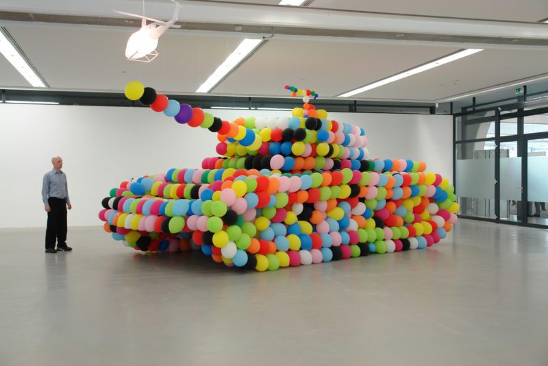 Hans-Hemmert-–-German-Panther-2007-balloons-air-glue-960-x-370-x-300cm-Staedtische-Galerie-Nordhorn