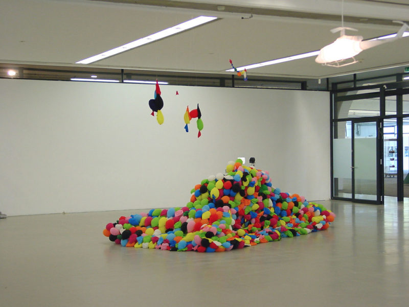 Hans-Hemmert-–-German-Panther-2007-balloons-air-glue-960-x-370-x-300cm-Staedtische-Galerie-Nordhorn-after-three-weeks