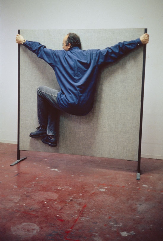 埃尔文·沃尔姆（Erwin Wurm）——一分钟雕塑，1997年