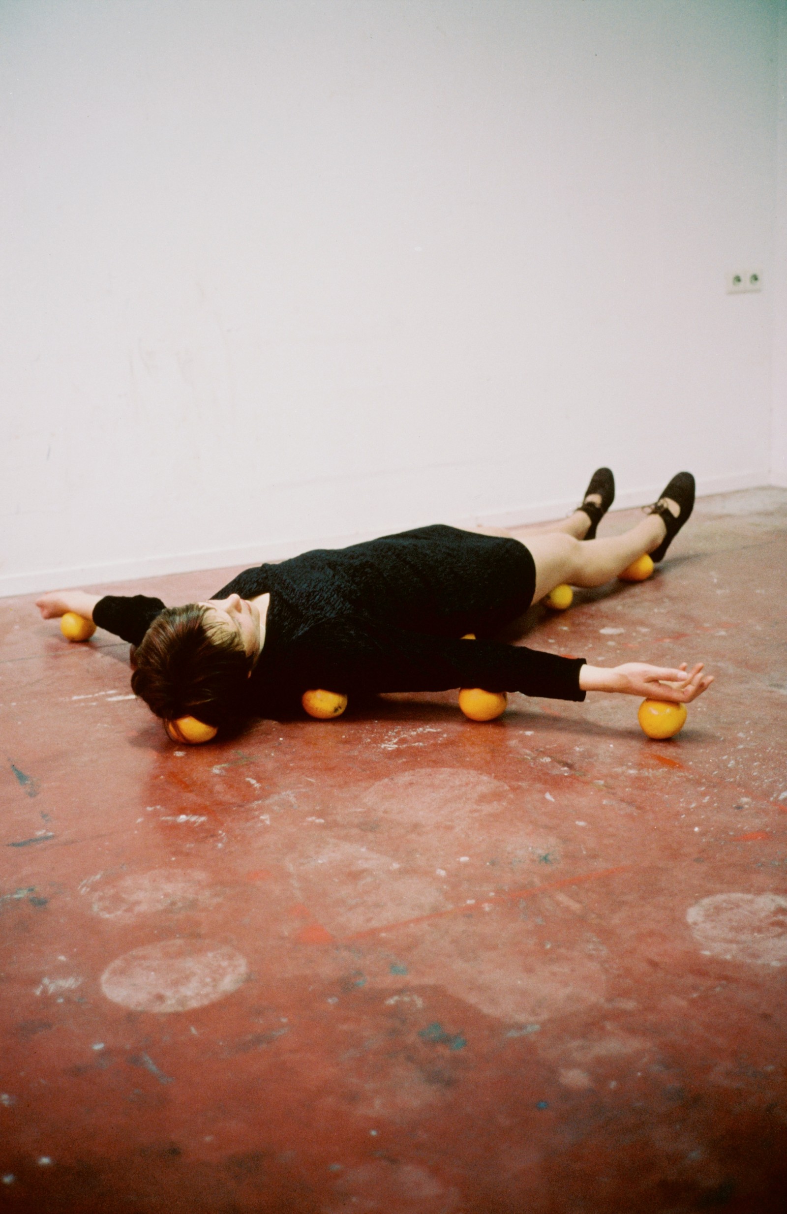 Erwin Wurm’s One Minute Sculptures are refreshing