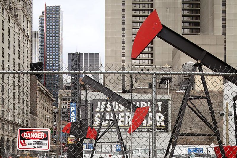 Josephine Meckseper - Manhattan Oil Project, 2012