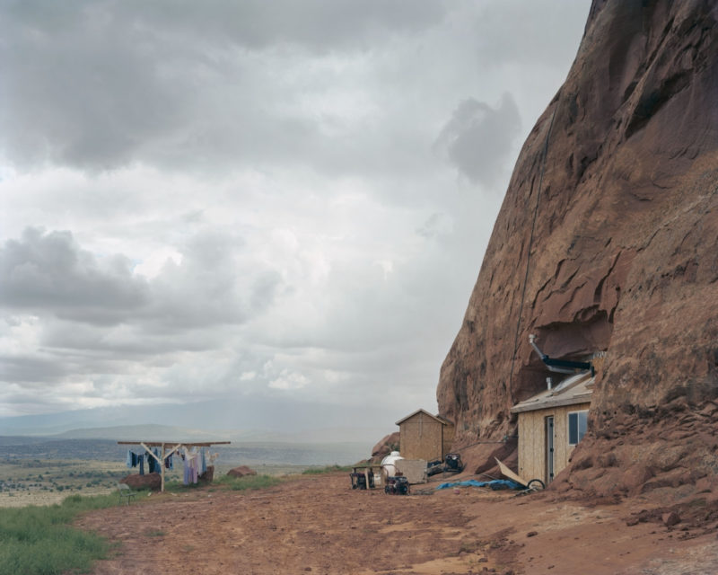 Alec Soth - 2008_08zL0242b (Utah, cave home, side), Broken Manual, 2008