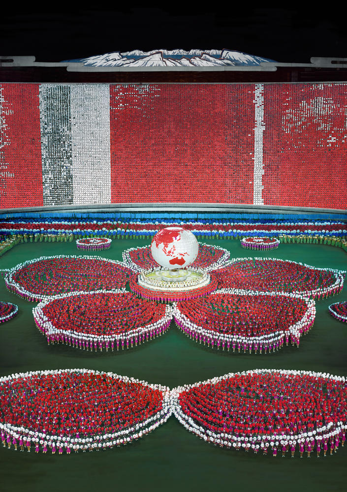 Andreas Gursky - Pyongyang VII, 2007, Arirang Mass Games