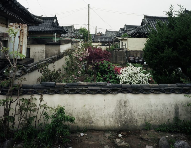 Thomas Struth – Wolseong-Dong, Gyeongju, South Korea, 2007