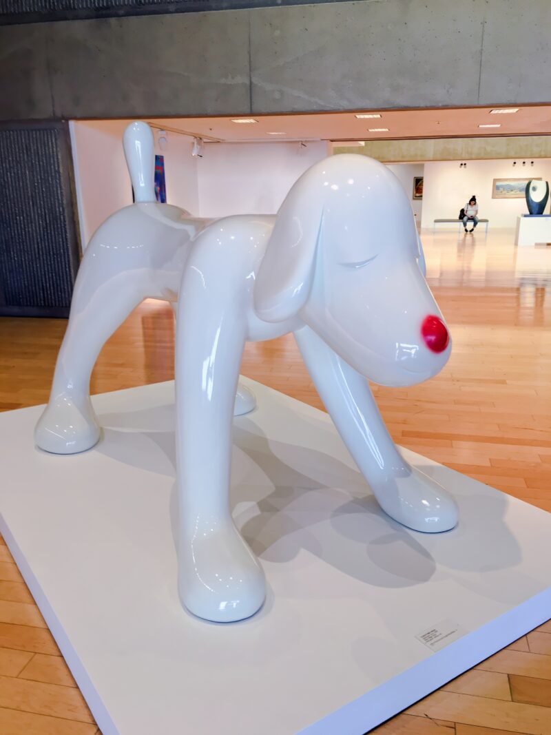 Yoshitomo Nara – Your Dog, 2002, fiberglass, edition of 6, installation view, Palm Springs Art Museum