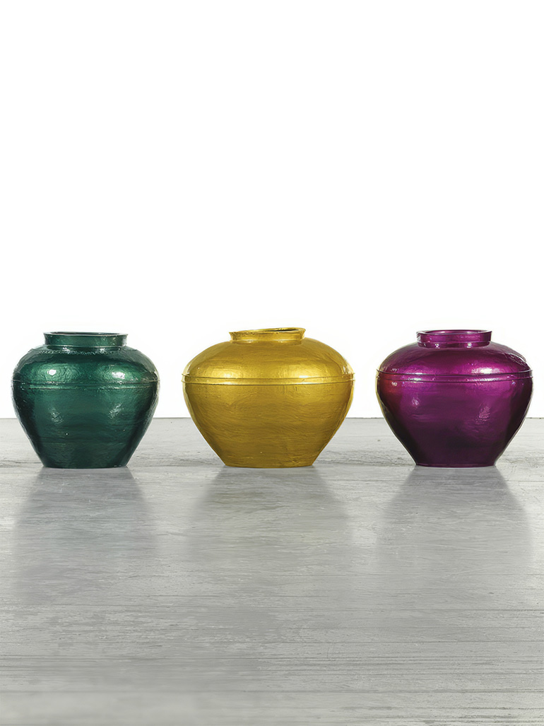 Ai-Weiwei-Han-Dynasty-Vases-in-Auto-Paint-2014-Photo-Sothebys-feat