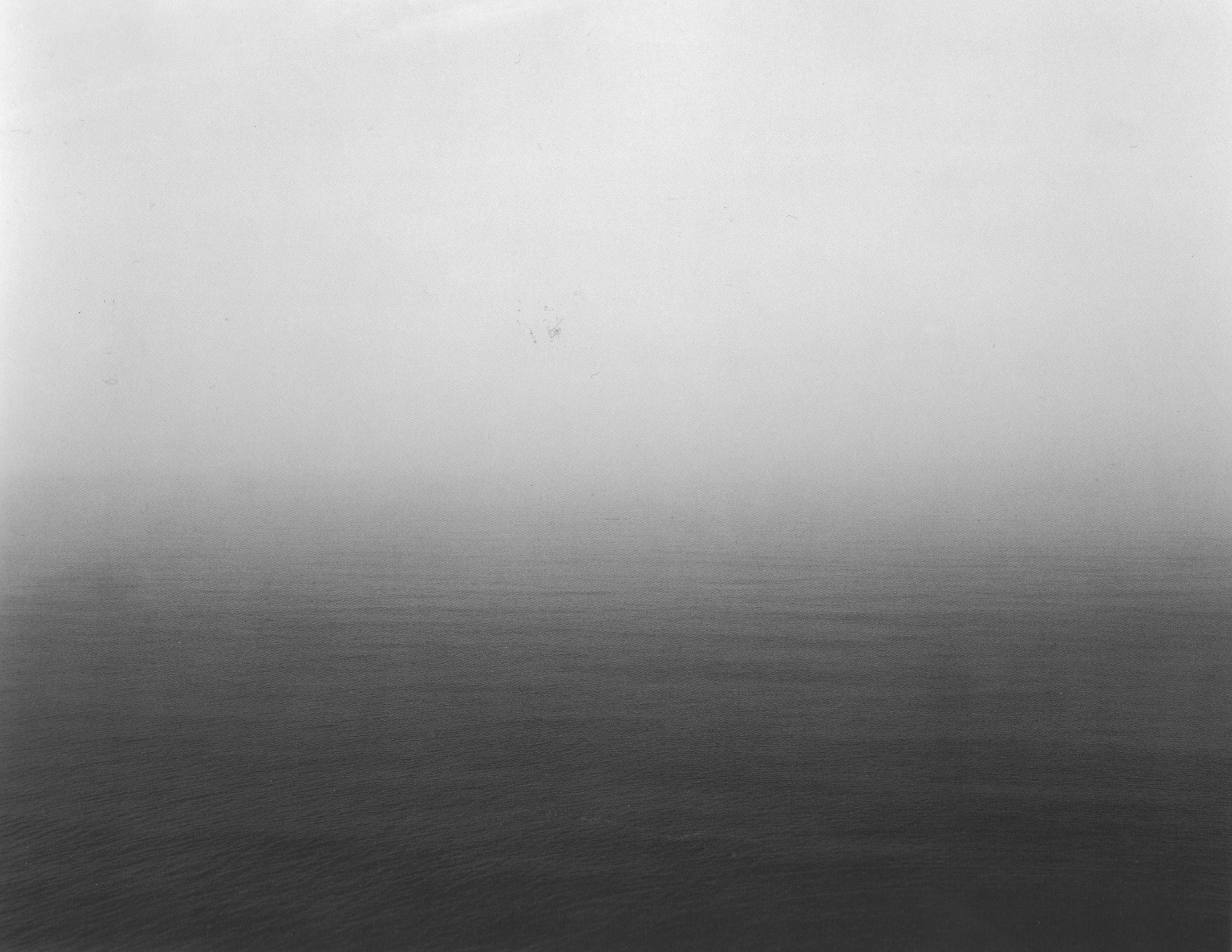 Hiroshi Sugimoto's fascinating & tranquil Seascapes