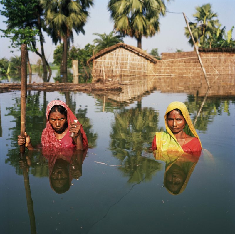 Gideon Mendel - Chinta and Samundri Davi, Salempur village near Muzaffarpur, Bihar, India, August 2007