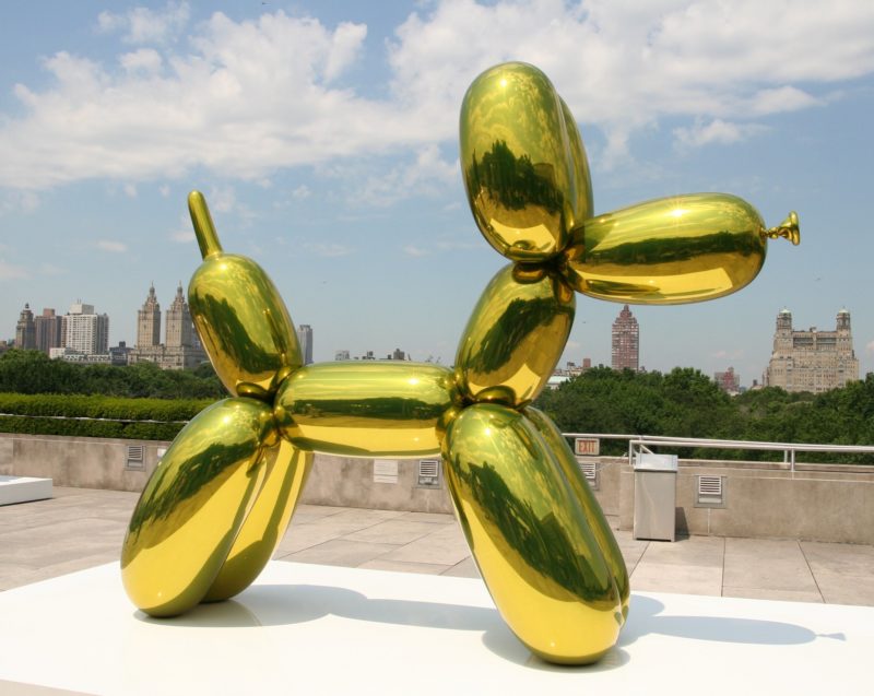 Jeff Koons - Yellow Dog on the roof of Metropolitan Museum of Art in New York City in October 2008