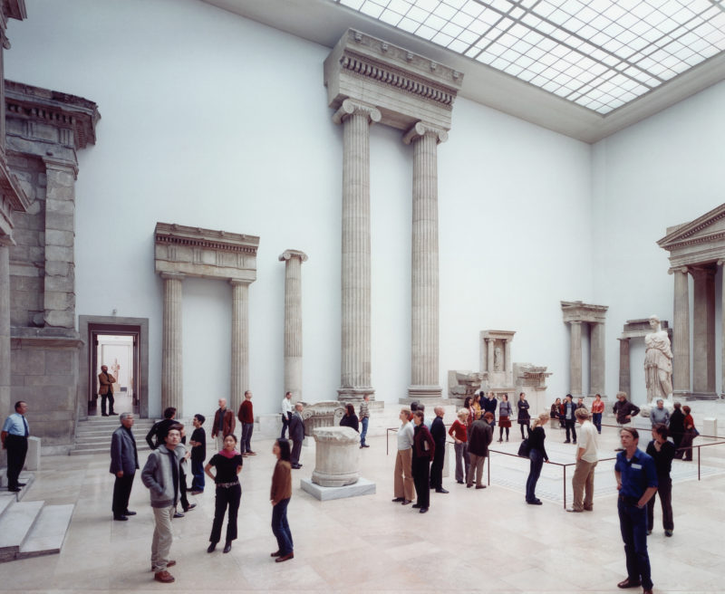 Thomas Struth - Pergamon Museum III, Berlin, 2001