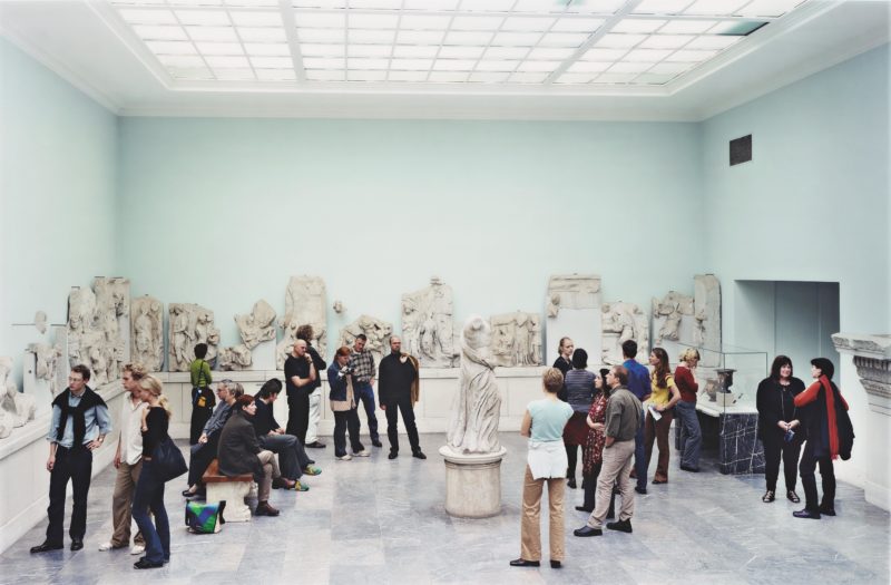 Thomas Struth - Pergamon Museum IV, Berlin, 2001