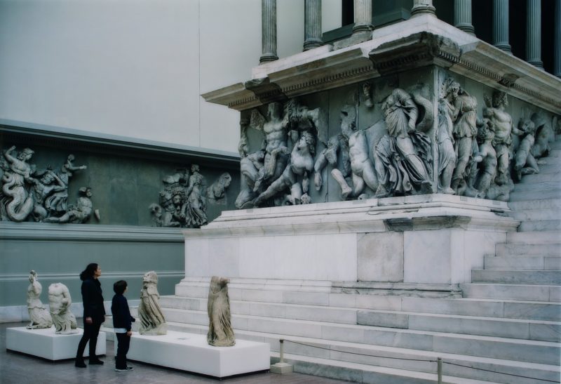 Thomas Struth - Pergamon Museum VI, Berlin, 1996