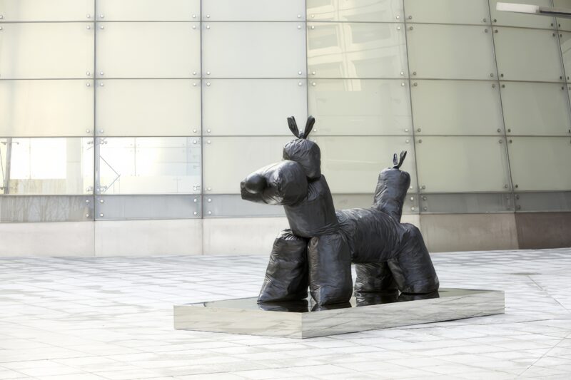 Gimhongsok – Canine Construction, 2009, bronze, 235 x 88 x 162 cm, installation view, Plateau, Samsung Museum of Art, Seoul, South Korea