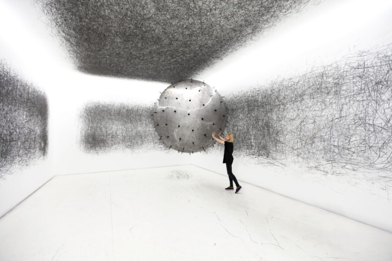 Karina Smigla-Bobinski - ADA, 2010, sphere, helium, charcoal, exhibition