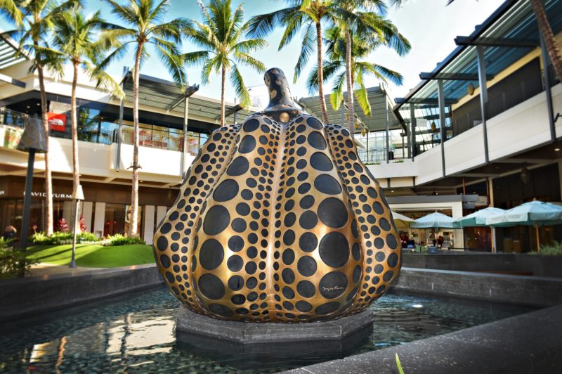 Yayoi Kusama - Pumpkin (M) 2014, Ala Moana Center, Honolulu, Hawaii