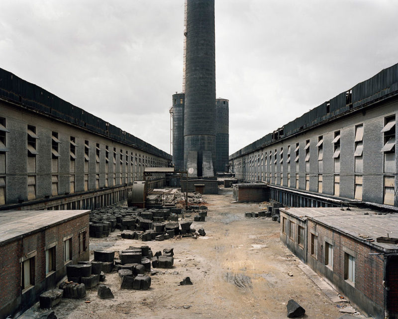 Edward Burtynsky - Old Factories #1, Fushun Aluminum Smelter, Fushun City, Liaoning Province, China, 2005