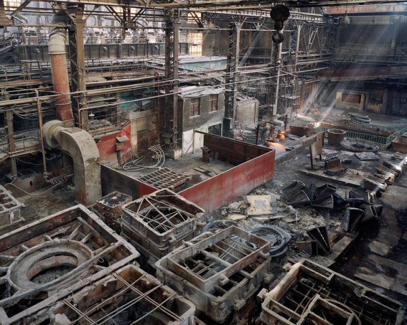 Edward Burtynsky - Old Factories #5, Shenyang Heavy Machinery Group, Tiexi District, Shenyang City, Liaoning Province, China, 2005