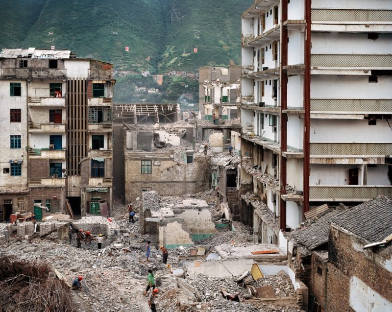 Edward Burtynsky - Wushan #3, Three Gorges Dam Project, Yangtze River, China, 2002