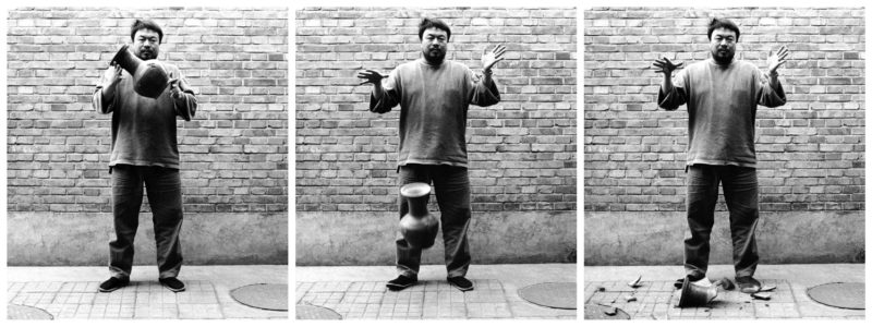 Ai Weiwei - Dropping a Han Dynasty Urn, 1995