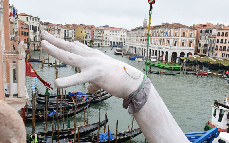 Lorenzo Quinn - Support, 2017, Venice, Italy, installation