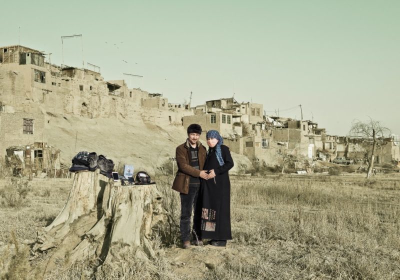 Huang Qingjun – Family Stuff, 28 year-old Mahmoodjan and his wife, Kashgar, Xinjiang.