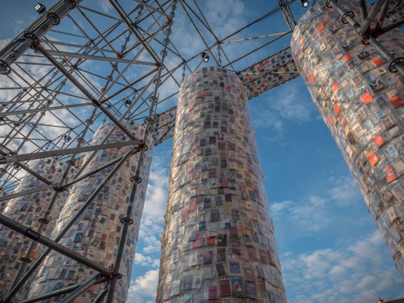 Marta Minujín – The Parthenon of Books, 2017, documenta 14, Friedrichsplatz Kassel, Germany
