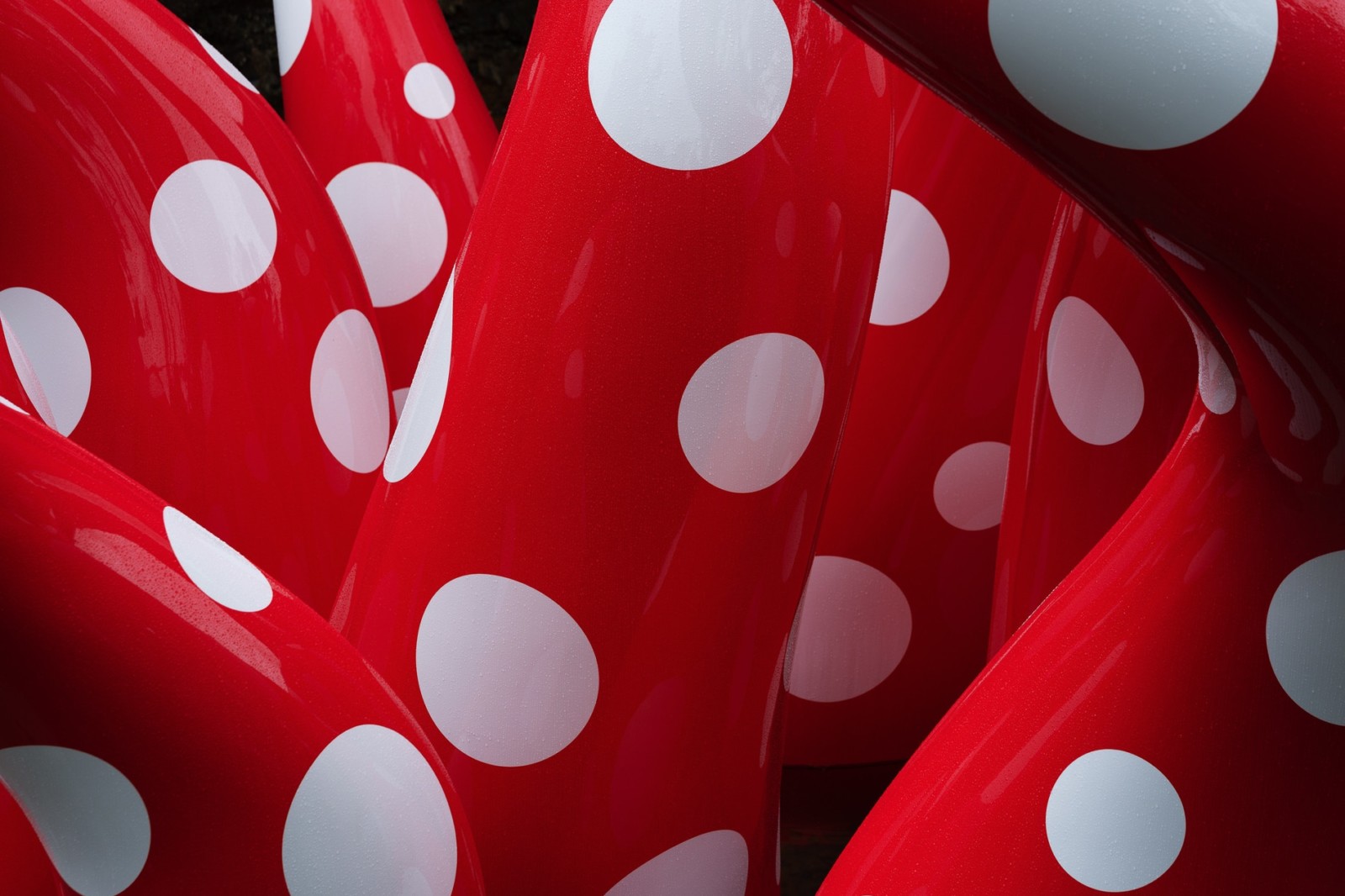 Yayoi Kusama s Most Outstanding Sculptures Pumpkins Flowers yayoi-kusama-s-most-outstanding-sculptures-pumpkins-flowers