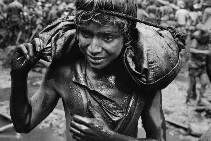 Sebastião Salgado - Serra Pelada Gold Mine, Brazil, 1986