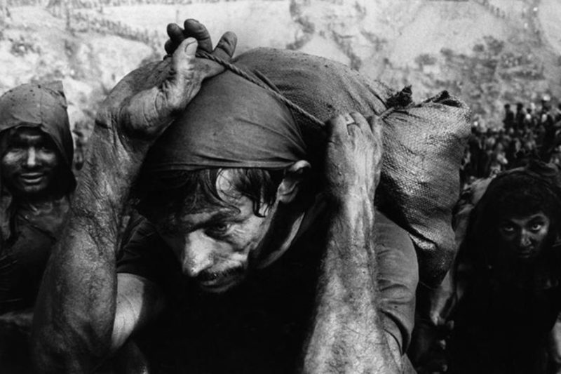 Sebastião Salgado - Serra Pelada Gold Mine, Brazil, 1986