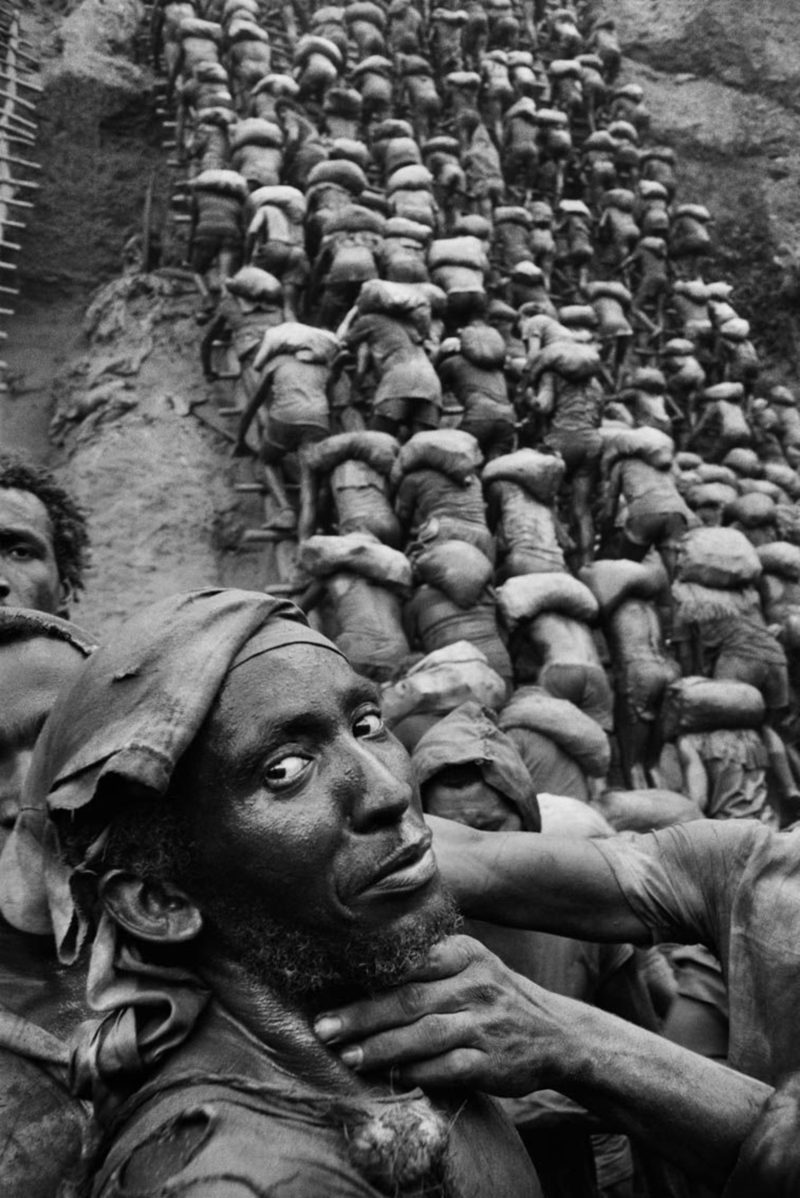 Sebastião Salgado – Serra Pelada Gold Mine, Brazil, 1986