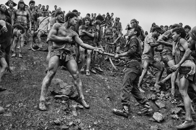 Sebastião Salgado – Serra Pelada Gold Mine, Brazil, 1986