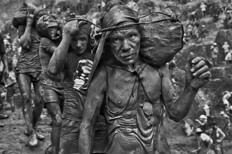 Sebastiao Salgado – Serra Pelada Gold Mine, Brazil, 1986