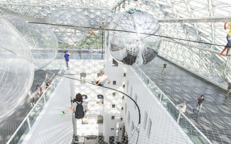 Tomás Saraceno - In Orbit, 2013. Installation view, Kunstsammlung Nordrhein-Westfalen, K21 Ständehaus, Düsseldorf