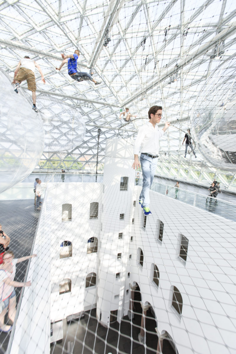 Tomás Saraceno - In Orbit, 2013. Installation view, Kunstsammlung Nordrhein-Westfalen, K21 Ständehaus, Düsseldorf