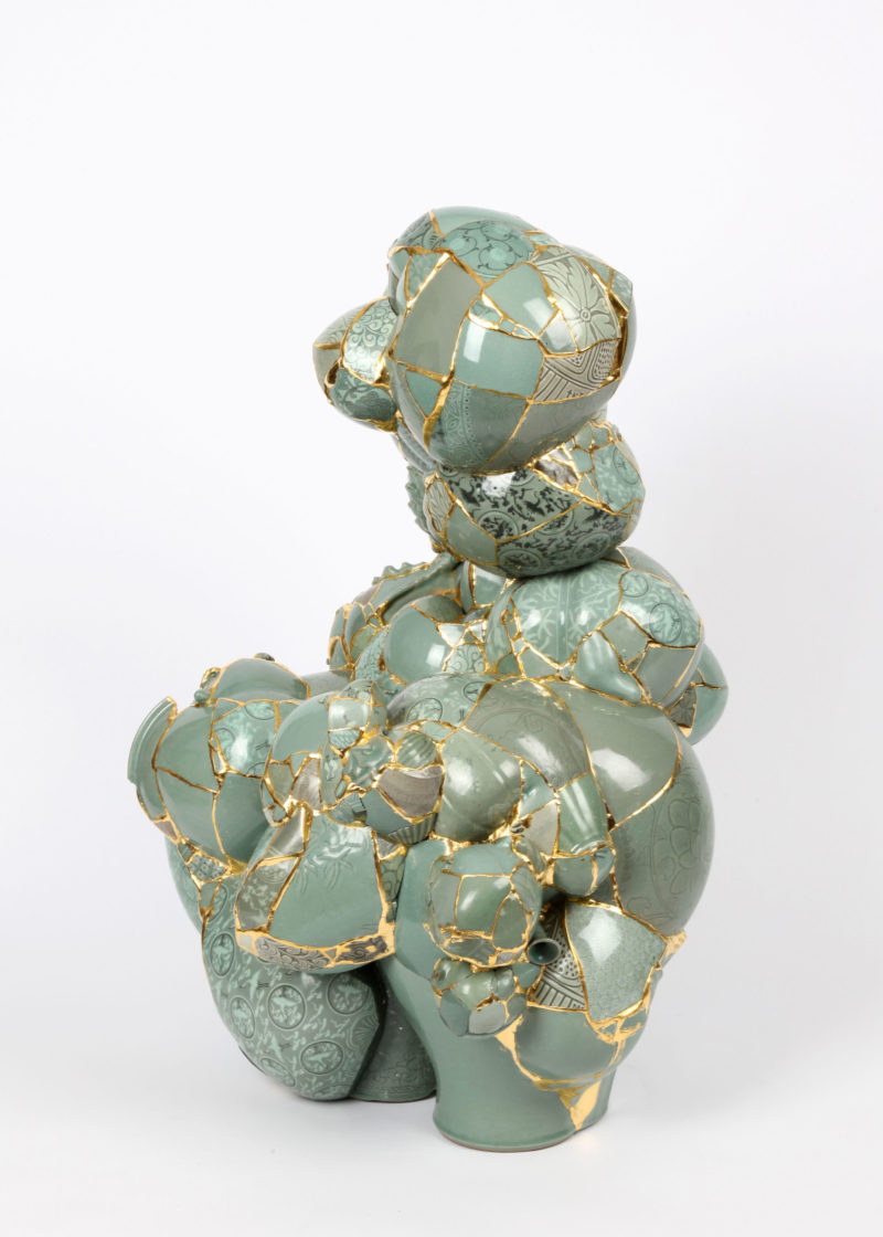 Yeesookyung - Translated Vase, 2011, Ceramic trash, epoxy, 24K gold leaf,, 66 x 64 x 97cm