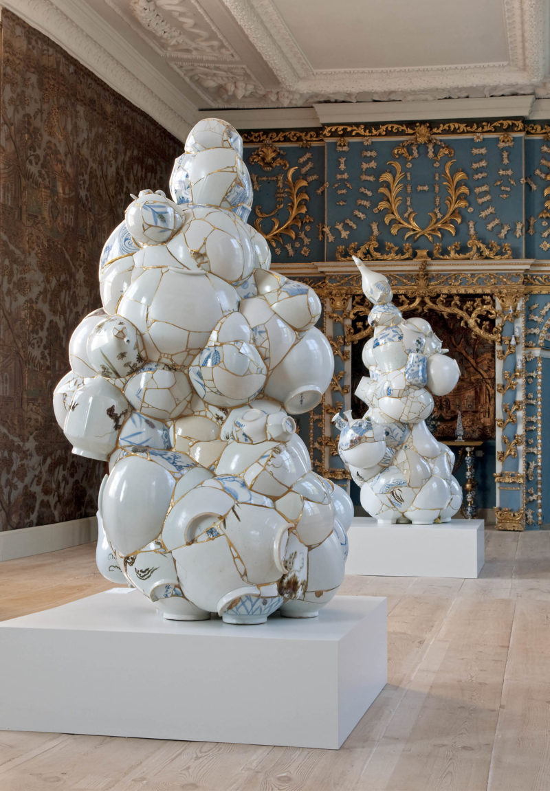 Yeesookyung - Translated Vase (Installation View), 2009, Ceramic trash, aluminum bar, epoxy, 24K gold leaf, 85 x 170 x 80cm 2