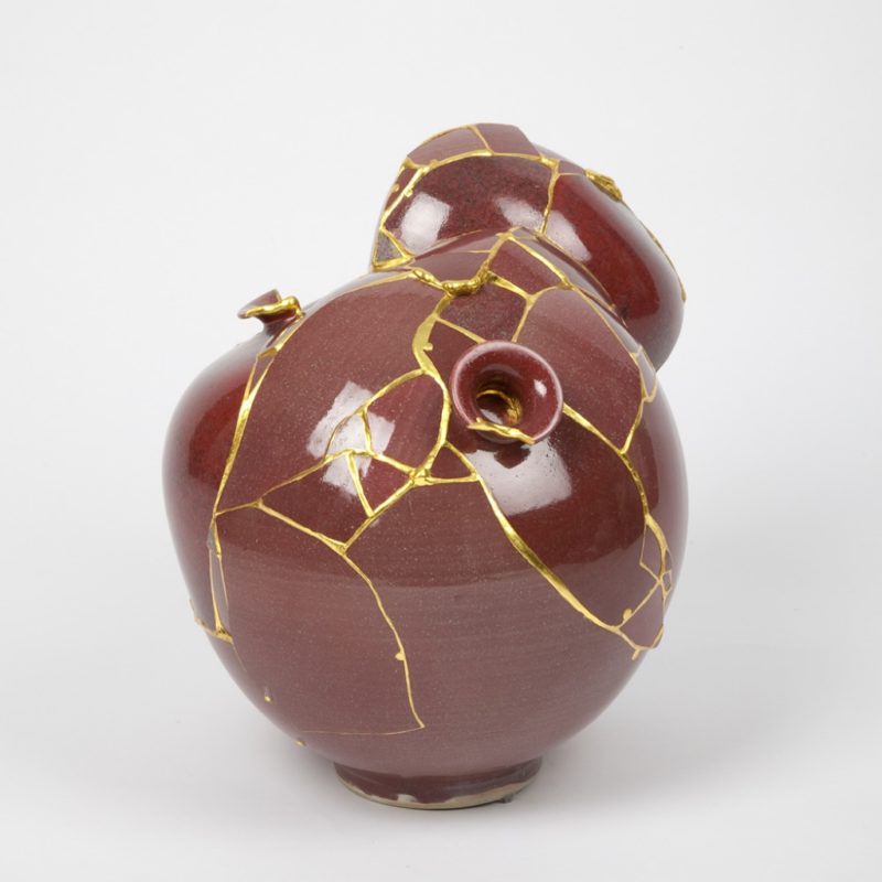 Yeesookyung - Translated Vase2010, Ceramic trash, epoxy, 24 k gold leaf, 37 x 31 x 34 cm