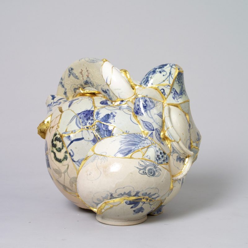 Yeesookyung - Translated Vase2010, Ceramic trash, epoxy, 24 k gold leaf, 44 x 50 x 44 cm