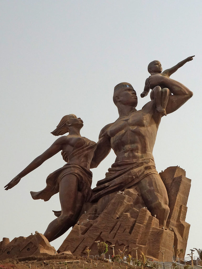 African-Renaissance-Monument-Le-Monument-de-la-Renaissance-Africaine-2010-–-Dakar-Senegal-feat