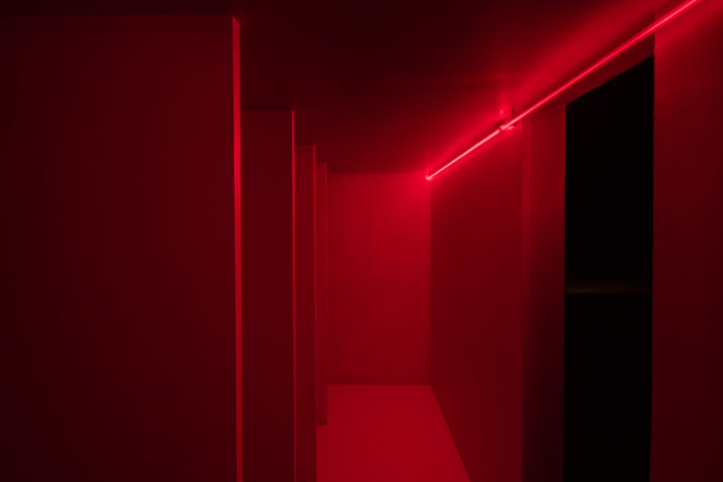 Lucio Fontana - Ambiente Spaziale a Luce Rossa, 1967/2017, installation view at Pirelli HangarBicocca, Milan, 2017. Photo Agostino Osio