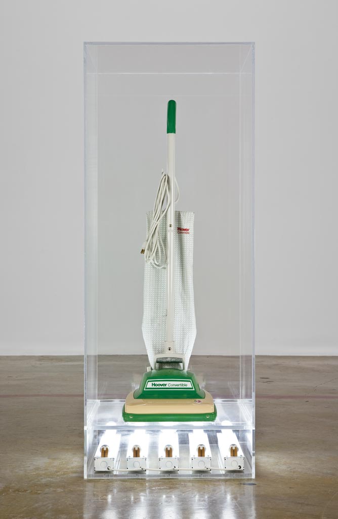 Jeff Koons - The New - New Hoover Convertible, 1980, Vacuum cleaner, acrylic and fluorescent lights, 142.2 x 57.2 x 57.2 cm