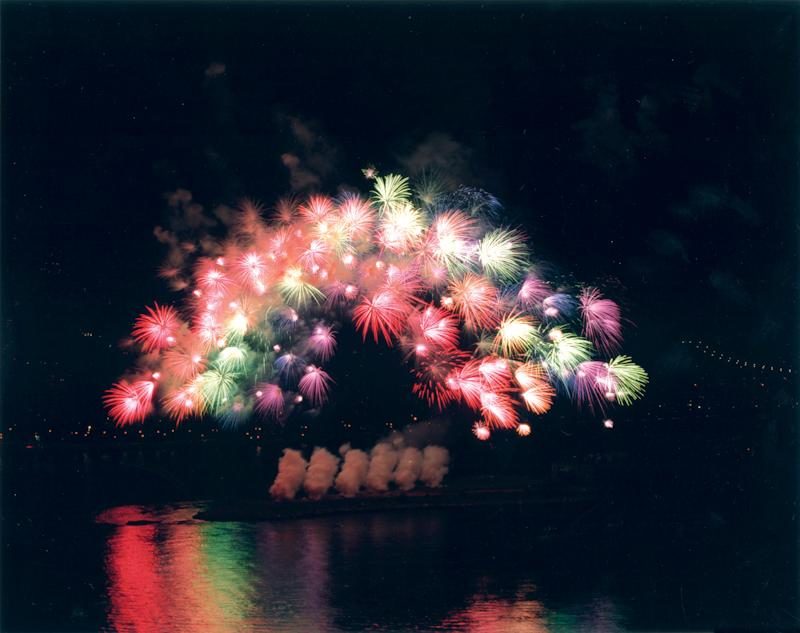 Cai Guo-Qiang - Transient Rainbow, 2002, opening of MoMA QNS, New York City