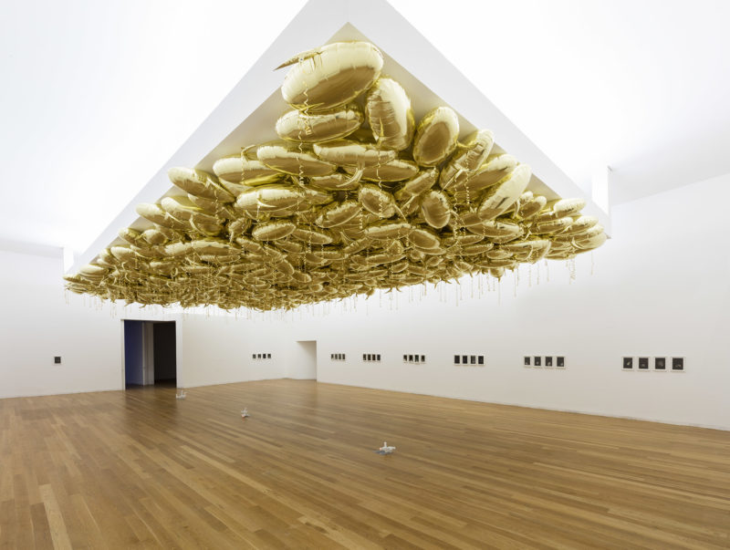 Philippe Parreno - Speech Bubbles (Gold), A Time Coloured Space, Serralves Museum of Contemporary Art, Fundação de Serralves, Porto, 2017 Photo Andrea Rossetti