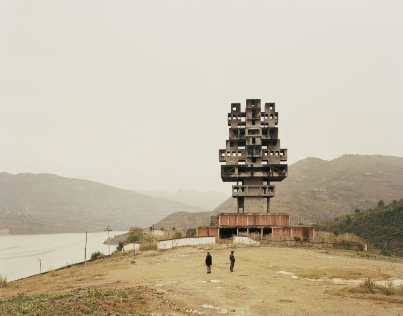 Nadav Kander – Fengjie III (Monument to Progress and Prosperity), Chongqing Municipality, 2007