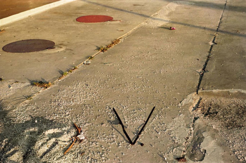 William Eggleston – 1971-1974 fr. Los Alamos – ‘V’ shape on ground