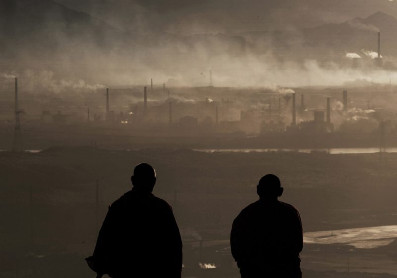 Lu Guang - Laseng Temple has an over 200-year-old history, which includes the study of Mongolian medicines. It was seriously polluted by the surrounding factories, so few pilgrims go there now