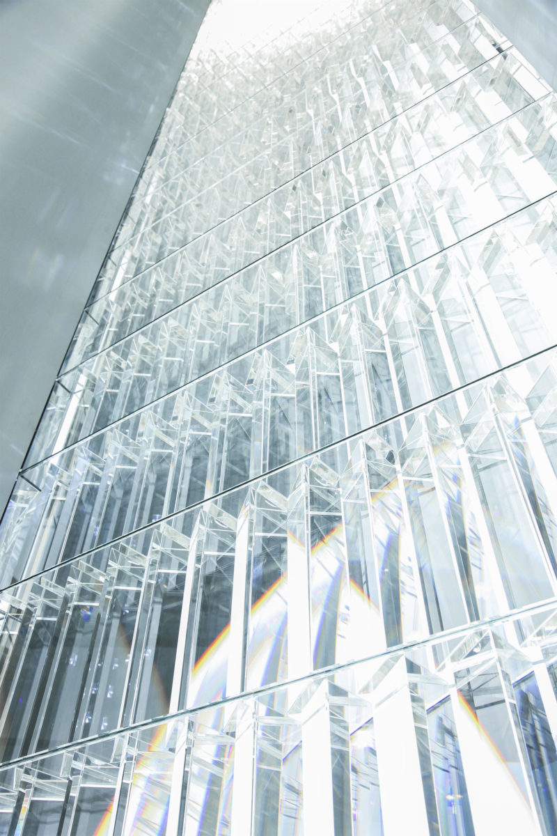 Tokujin Yoshioka - Rainbow Church crystals close-up