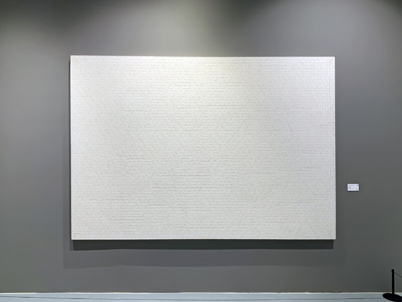 Chung Sang-Hwa – Untitled (90-5-20), 1990, acrylic on canvas, 260 x 194 cm, Installation view: Korean Abstract Art – Kim Whanki and Dansaekhwa, Powerlong Museum, Shanghai, 2018-2019