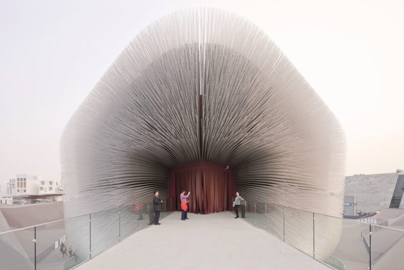 Heatherwick Studio – Seed Cathedral, UK Pavilion for Shanghai World Expo 2010, 15 m high, 10 m tall, 7.5 m long, 60,000 identical rods of clear acrylic, 250,000 seeds cast into the glassy tips